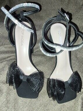 Top Moda Black Rhinestone Block Heels Tulle Bow Sandals NWT Size 6.5